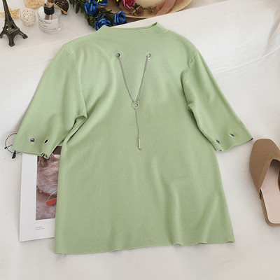 Μοντέρνα γυναικεία μπλούζα με κοντό μανίκι και μεταλλικά στοιχεία σε διάφορα χρώματα