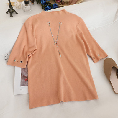 Μοντέρνα γυναικεία μπλούζα με κοντό μανίκι και μεταλλικά στοιχεία σε διάφορα χρώματα