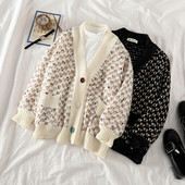 Vesta moderna de dama in bej si negru cu nasturi