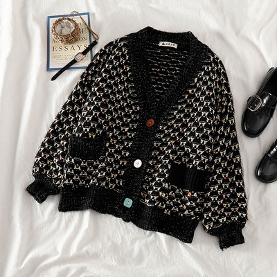 Vesta moderna de dama in bej si negru cu nasturi