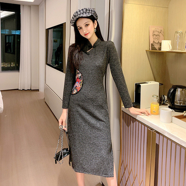 Rochie moderna de dama Model Slim cu fanta si broderie