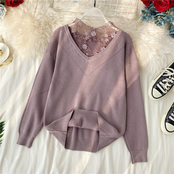 Μοντέρνο γυναικείο πουλόβερ με κεντήματα σε διάφορα χρώματα