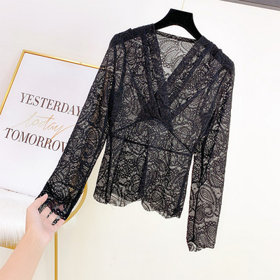 Γυναικείο δαντελένιο πουκάμισο με λαιμόκοψη σε τρία χρώματα