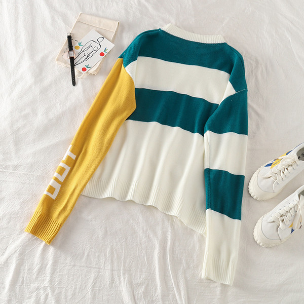 Női pulóver kerek nyakkivágással, két színben