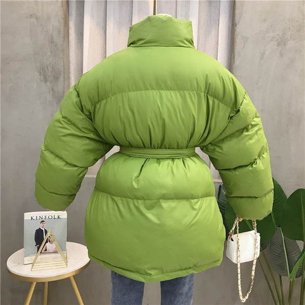 Geaca de iarna de dama cu guler inalt si curea in culorile verde, portocaliu si negru