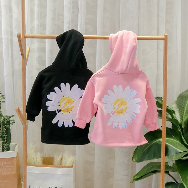 Hanorac pentru copii model nou pentru fete cu aplicare in negru si roz