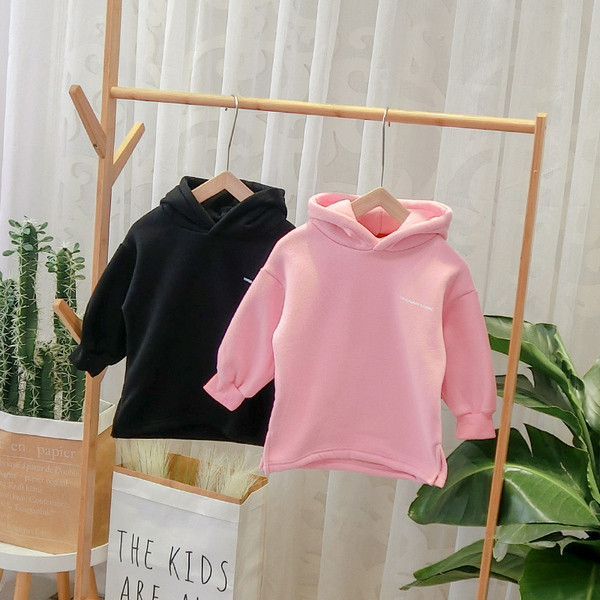 Hanorac pentru copii model nou pentru fete cu aplicare in negru si roz