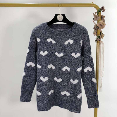 Γυναικείο μακρύ πουλόβερ σε τρία χρώματα με εφαρμογή - καρδιά