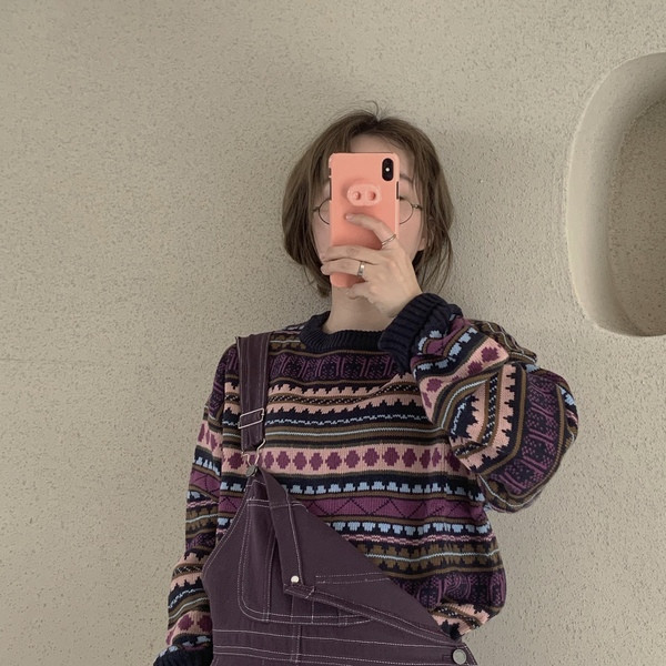 Pulover de damă cu model actual, cu decolteu oval