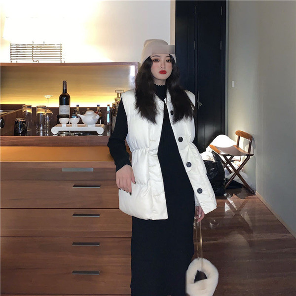 Vestă lungă de zi cu zi cu nasturi în alb și negru