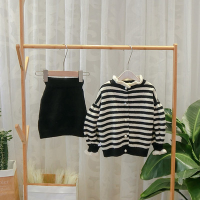 Μοντέρνο παιδικό σετ για κορίτσια δυο τεμαχίων ριγέ ζακέτα + φούστα