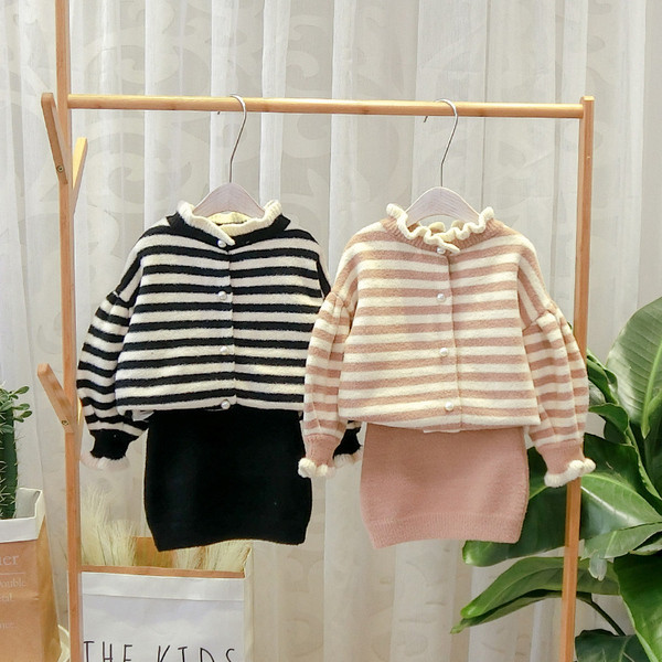 Μοντέρνο παιδικό σετ για κορίτσια δυο τεμαχίων ριγέ ζακέτα + φούστα