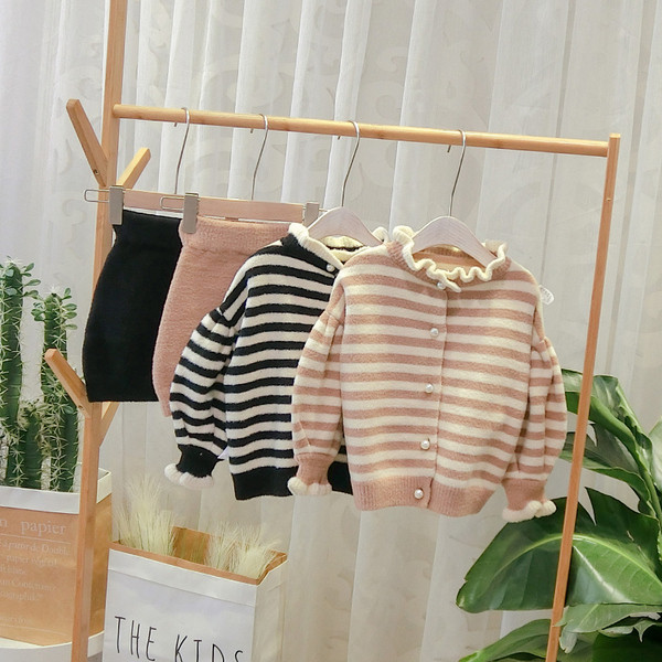 Μοντέρνο παιδικό σετ για κορίτσια δυο τεμαχίων ριγέ ζακέτα + φούστα