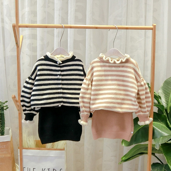 Μοντέρνο παιδικό σετ για κορίτσια δυο τεμαχίων ριγέ ζακέτα + φούστα