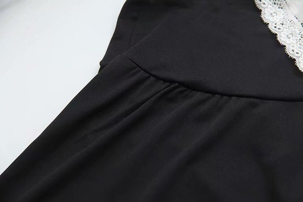 Maieu modern de damă cu bretele subțiri și dantelă în negru