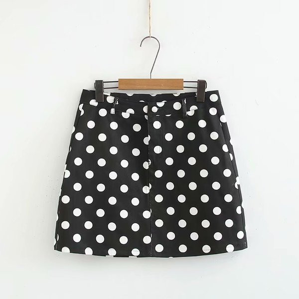 Fusta scurta de dama casual cu talie inalta de puncte in alb si negru