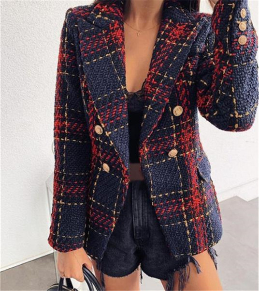 Palton de damă elegant în carouri cu nasturi