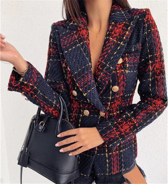 Palton de damă elegant în carouri cu nasturi