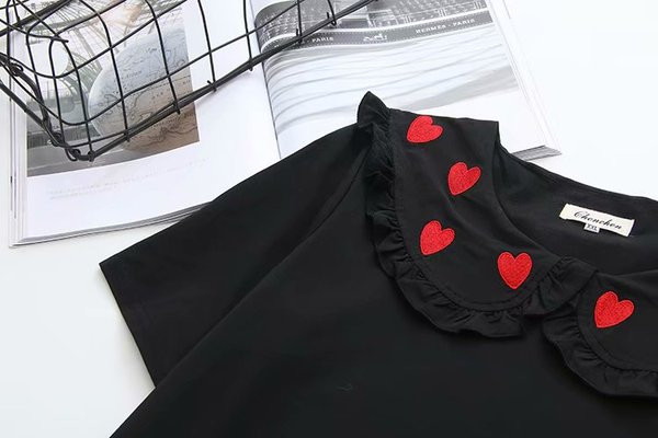 Alkalmi női rövid ruha rövid ujjal és O-nyakú fekete színben