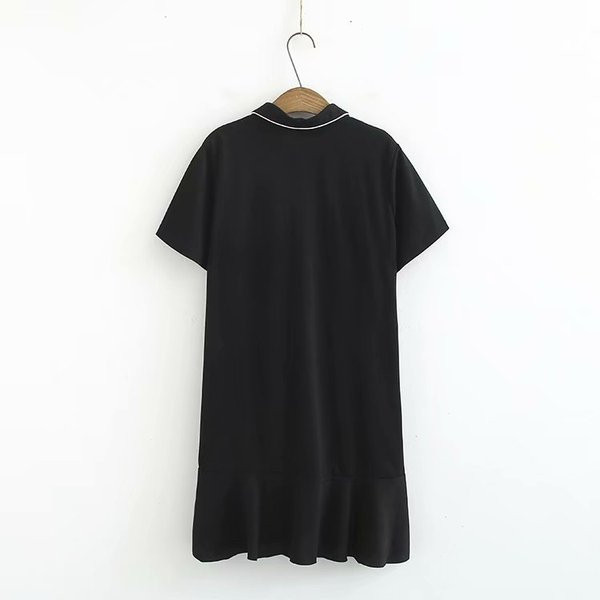 Alkalmi női rövid ruha klasszikus gallérral, fekete színben