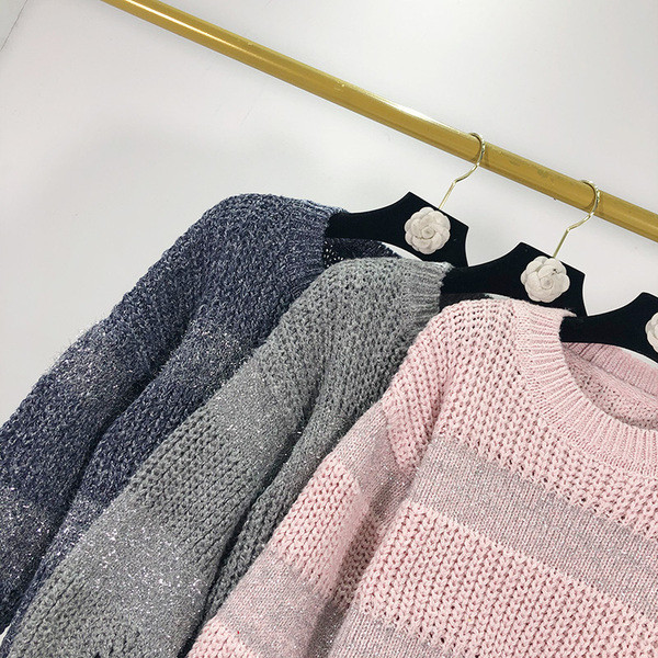 Vastag pulóver ovális nyakkivágással, rózsaszín, szürke és kék színben