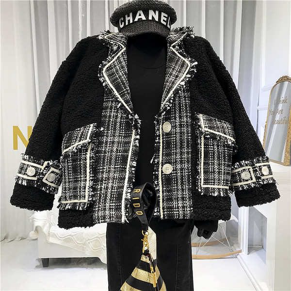 Palton de dama stilat model scurt cu buzunare alb-negru