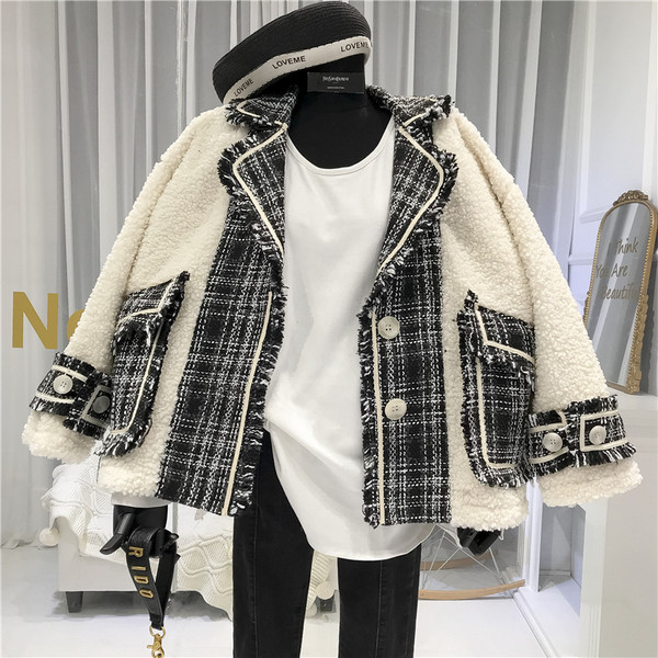 Palton de dama stilat model scurt cu buzunare alb-negru