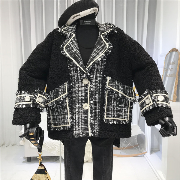 Palton de dama stilat model scurt cu buzunare alb-negru