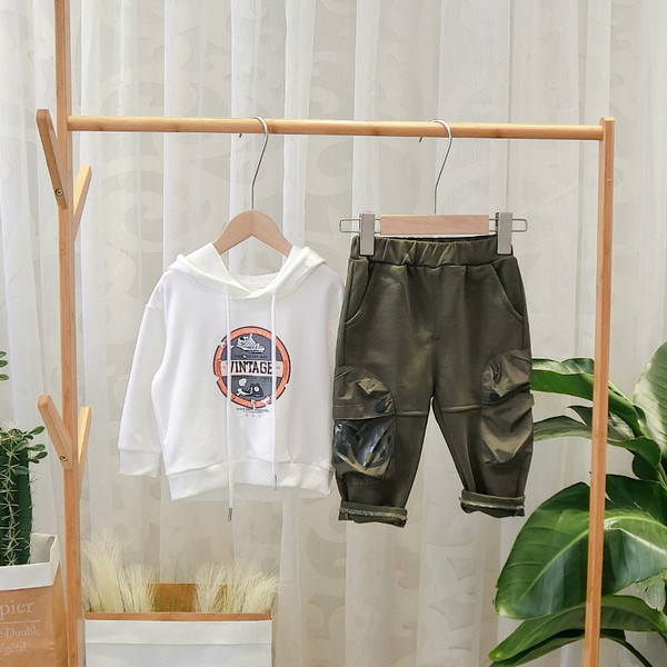 Model nou de pantaloni pentru copii cu buzunare verde si negru