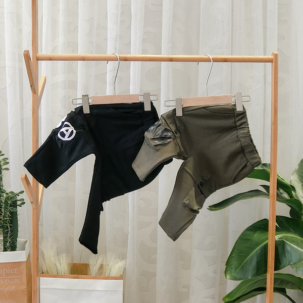 Model nou de pantaloni pentru copii cu buzunare verde si negru