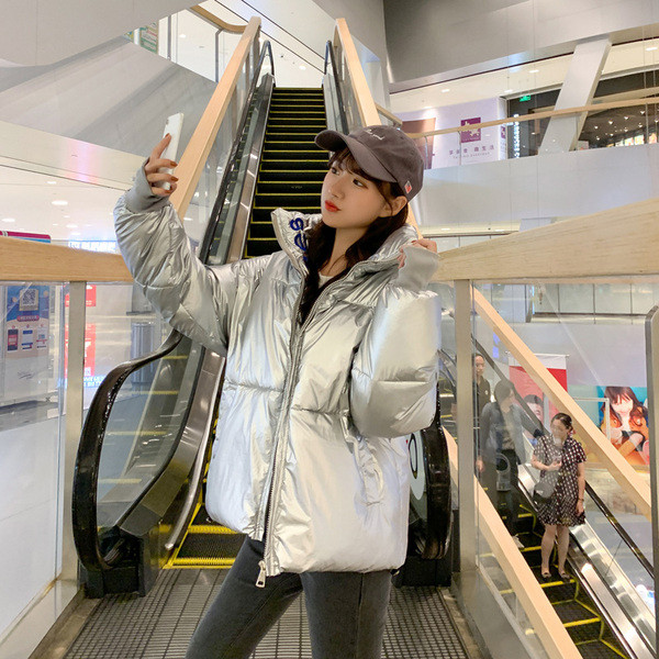 Modern női téli kabát több színben felirattal