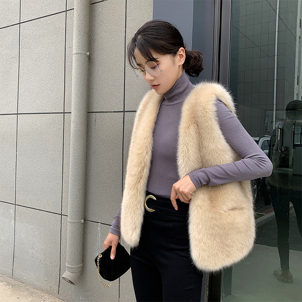 Vesta de dama din par eco in mai multe culori