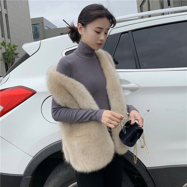 Vesta de dama din par eco in mai multe culori