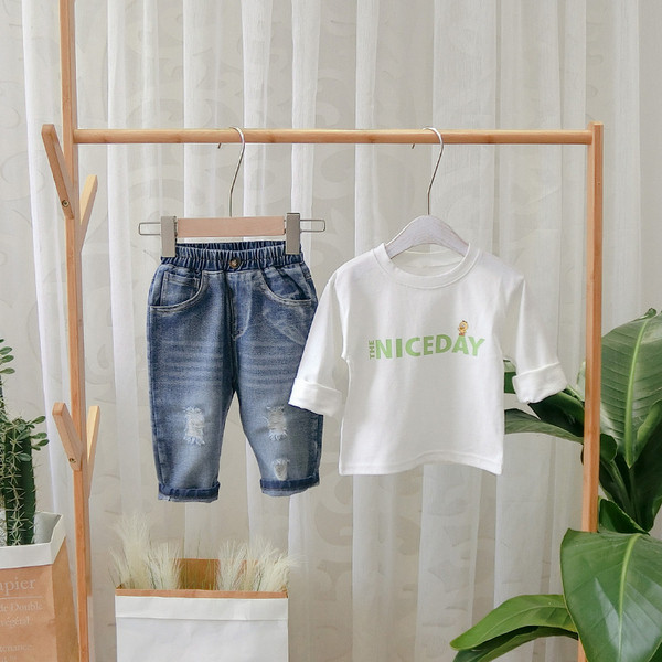 Bluza moderna pentru copii cu decolteu O pentru baieti in alb, galben si portocaliu