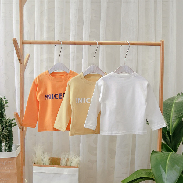 Bluza moderna pentru copii cu decolteu O pentru baieti in alb, galben si portocaliu