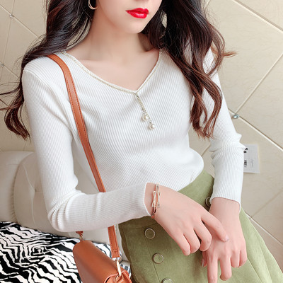 Μοντέρνα γυναικεία μπλούζα με πέρλες και V-neck σε διάφορα χρώματα