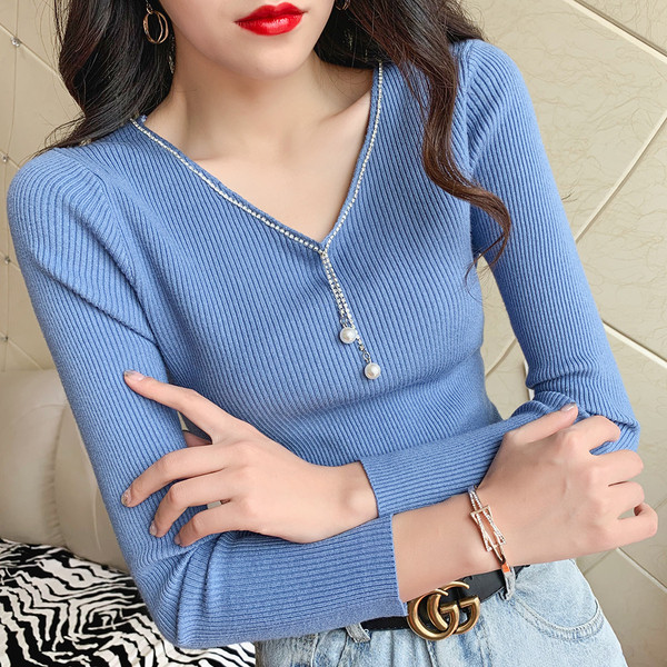 Μοντέρνα γυναικεία μπλούζα με πέρλες και V-neck σε διάφορα χρώματα