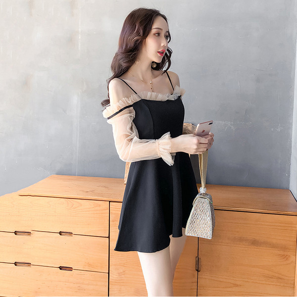 Stílusos női ruha modell pecsét ujjakkal