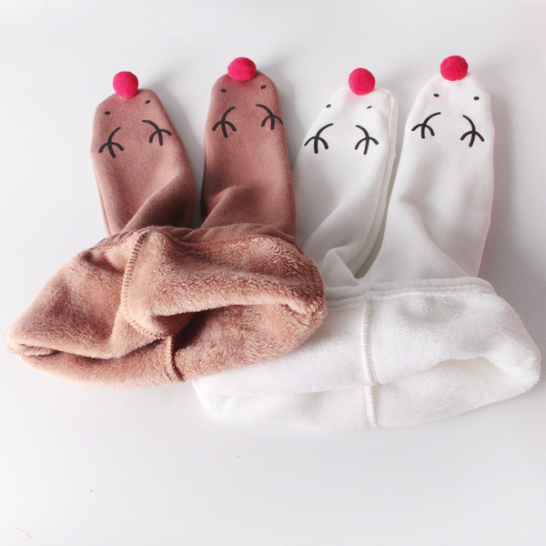 Babaharisnya lányoknak fehér és barna rátéttel