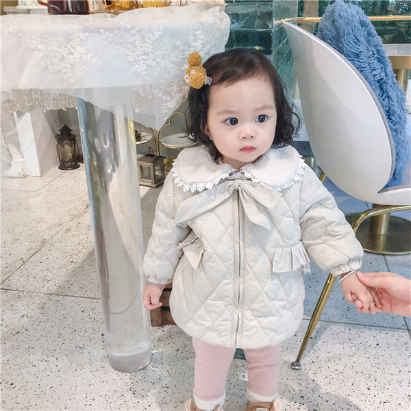 Gyerekkabát lányoknak gallérral és szalaggal, két színben