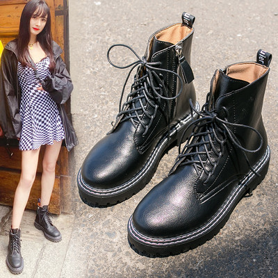 Μοντέρνες γυναικείες μπότες σε οικολογικό δέρμα με κορδόνια και φερμουάρ σε μαύρο χρώμα