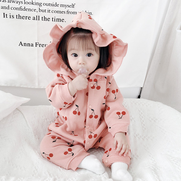 Salopeta bebelusi pentru fete cu gluga si model colorat in roz si alb