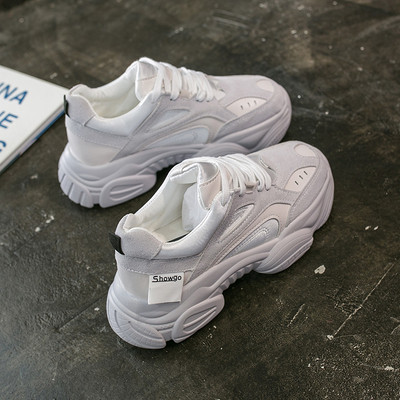 Μοντέρνα γυναικεία αθλητικά παπούτσια με σκληρή σόλα σε διάφορα χρώματα