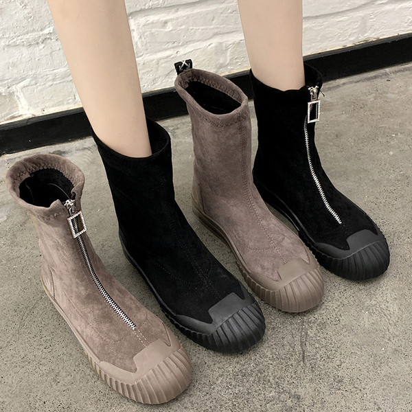 Velúrból és gumi talpból készült őszi női csizma - két modell