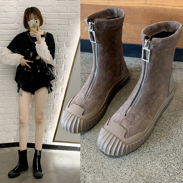 Velúrból és gumi talpból készült őszi női csizma - két modell