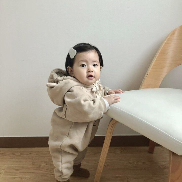 Modern baba overall rózsaszín és bézs színű kapucnival