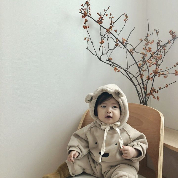 Modern baba overall rózsaszín és bézs színű kapucnival