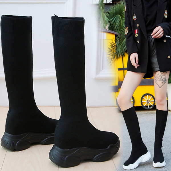 Γυναικείες μπότες  σε μαύρο, κόκκινο και λευκό χρώμα με ψηλή πλατφόρμα