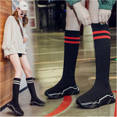 Γυναικείες μοντέρνες μπότες με ψηλή πλατφόρμα