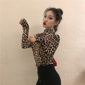 Γυναικεία μπλούζα με μοτίβο